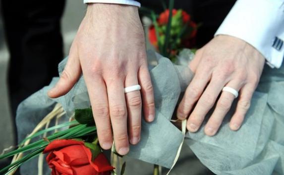 Признание гей-брака в России и домашний арест Саакашвили: новости мира (фото, видео)