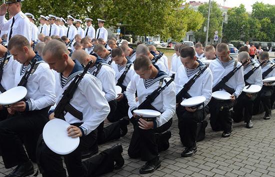 200 севастопольских курсантов ВМФ приняли присягу