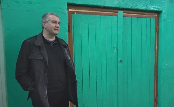 Аксёнов раскритиковал состояние школ в сёлах Симферопольского района (фото)