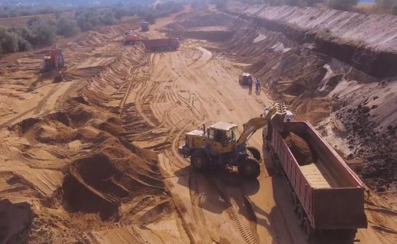 Добыча токсичного песка угрожает экологии Керчи (фото, видео)