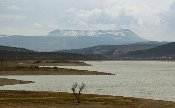 В Симферопольском водохранилище понизят уровень воды из-за «технического» вброса