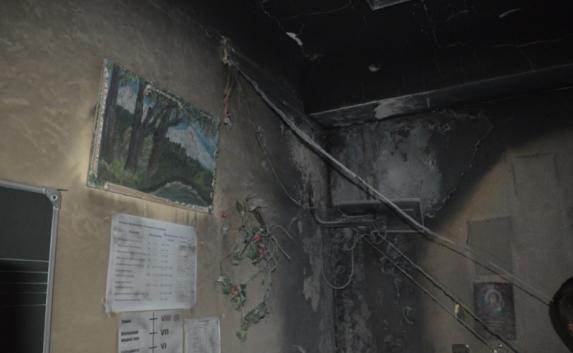 В Севастополе потушили пожар в 57-й школе (фото)