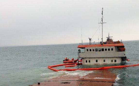 Исследование севшего на мель в Крыму сухогруза Berg: спасатели применяют новую тактику (фото)