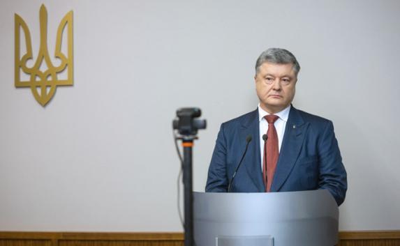 Адвокаты Януковича сорвали допрос Порошенко