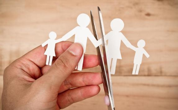 ЗАГСы «поделят» детей между родителями при разводе до суда