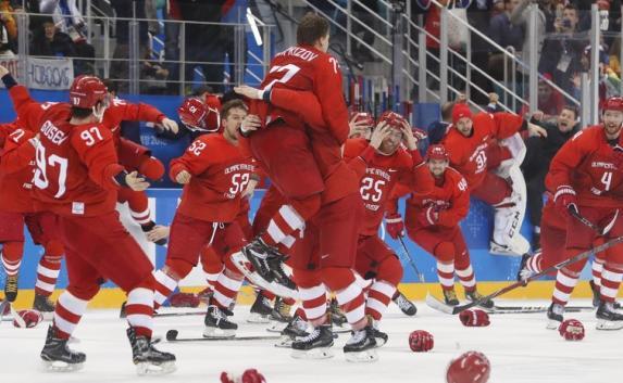 «Золотая» сборная: российские хоккеисты впервые за 26 лет выиграли финал Олимпиады (фото, видео)
