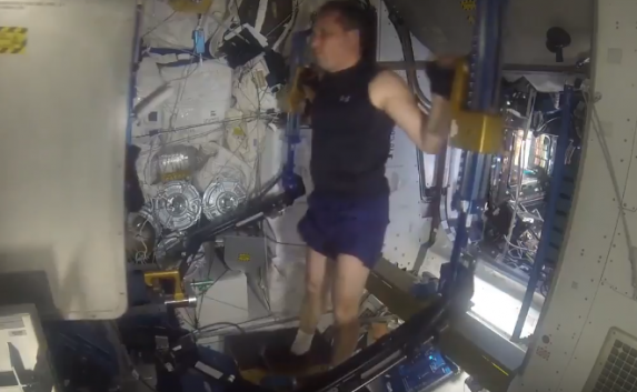 Севастопольский космонавт продемонстрировал выносливость на МКС (видео)