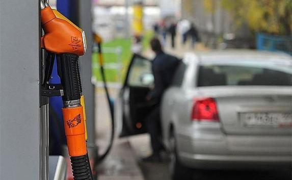 Цены на бензин в Крыму «упадут» до общероссийского уровня
