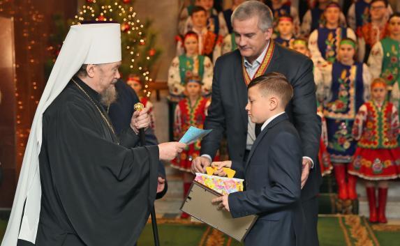 Крымским школьникам расскажут о Боге по поручению Аксёнова (фото)