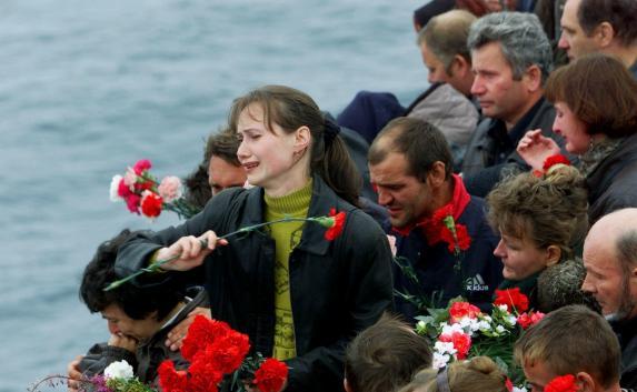 Крымским семьям погибших на плавкране заплатят 1 миллион рублей 