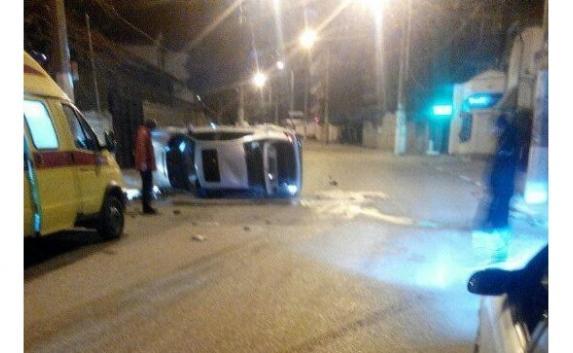 В Алуште перевернулась иномарка с пьяным водителем (фото)