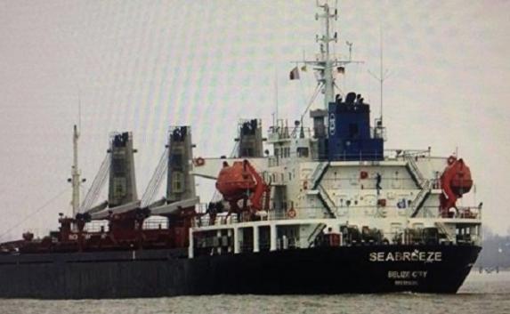 Украинские «пираты» задержали судно, поставляющее песок для Крымского моста (фото)