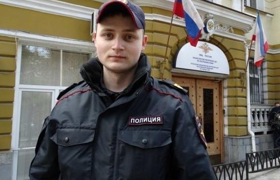 Полицейского из Ялты наградили за спасение «ледяного» утопающего (видео)