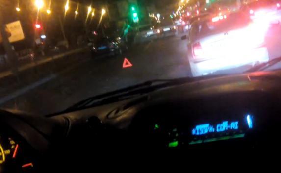 В Симферополе пьяный водитель «семерки» разбил два автомобиля (видео)