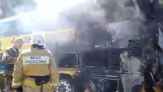 На алуштинской трассе сгорел двухэтажный автобус (фото, видео)