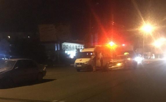 На «Остряках» в Севастополе таксист подрезал Peugeot — один пострадавший (фото)