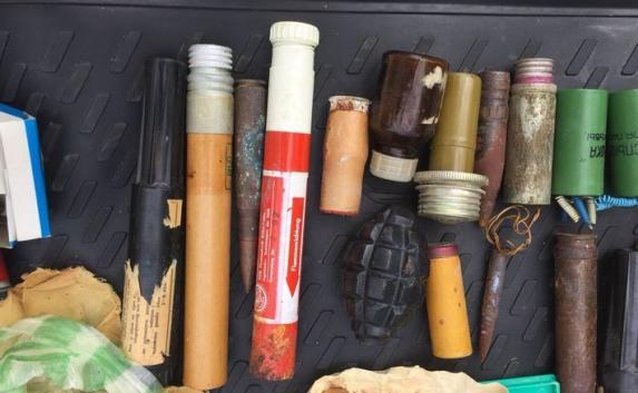 Севастополец прятал в гараже тротил и оружие времён ВОВ (фото)