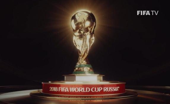 Заставка ФИФА и «боевое» шоу Сигала — новости мира 2 мая