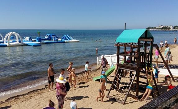 В Евпатории открыли новый детский пляж (фото)