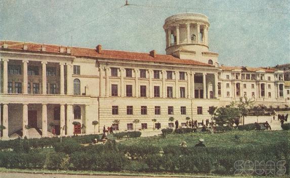 В Севастополе выпустили гид по историческому центру сталинского периода (фото)