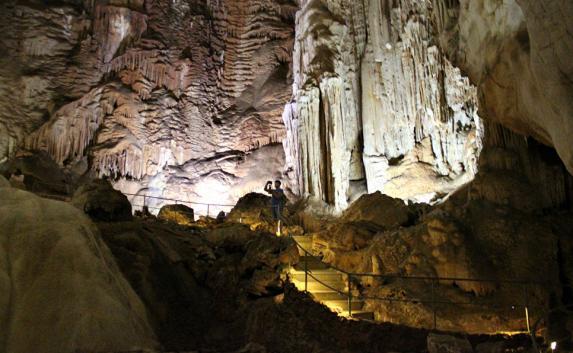 Travel-блогеры из Петербурга назвали крымские пещеры «подземным космосом» (фото)