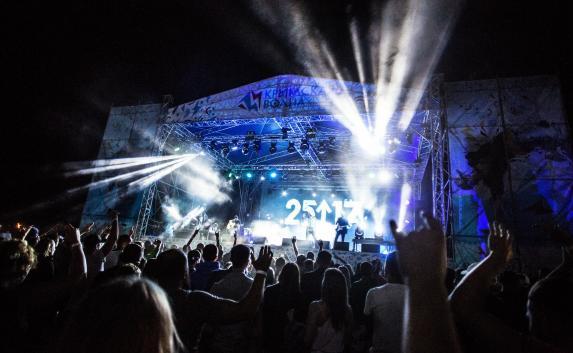 На Тороповой даче прошел фестиваль «Крымская волна» (фото, видео)