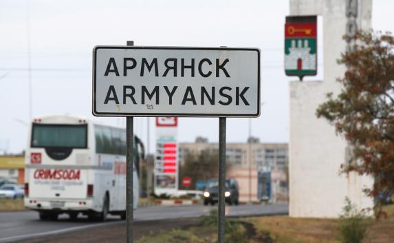 В пограничных пунктах «Перекоп» и «Армянск» возобновили пропуск автомобилей