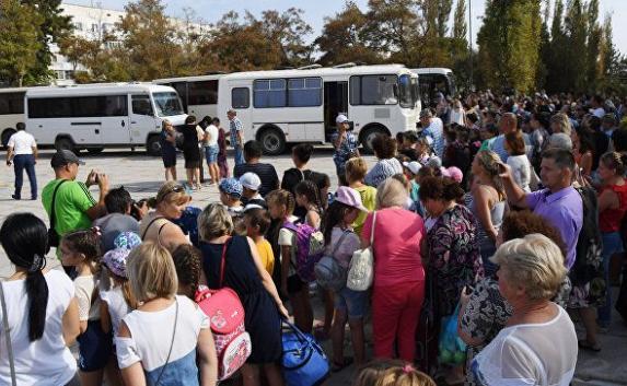 Дети, эвакуированные из-за химвыброса в Армянске, вернутся домой 25 сентября