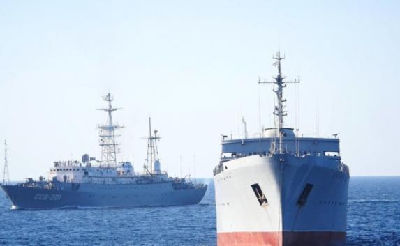 Два украинских боевых корабля зашли в Керченский пролив