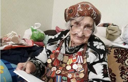 Правительство Севастополя подарило ветерану квартиру без воды и отопления (фото) 