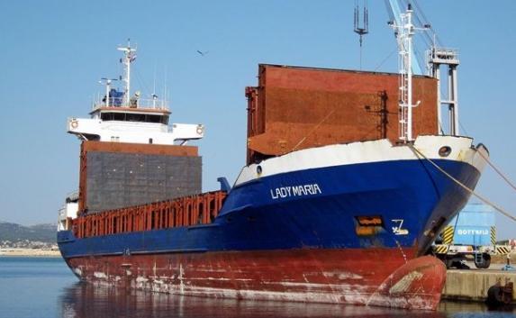В Керченском проливе столкнулись два грузовых судна (фото)