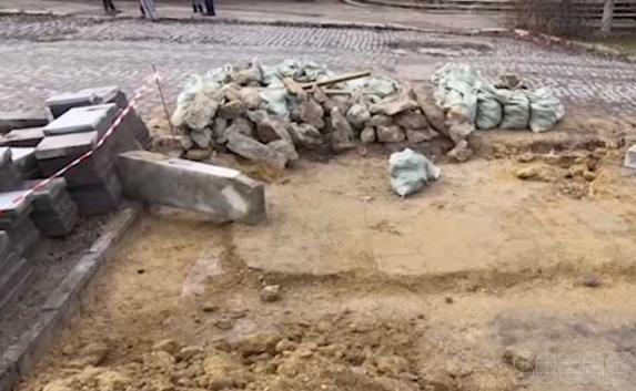 Реконструкция сквера у Свято-Владимирского собора снова сорвана (видео)