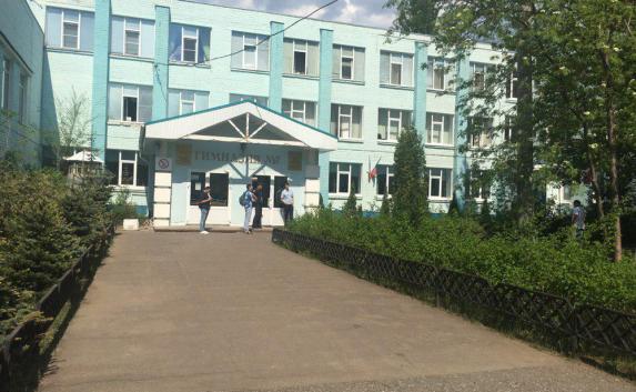 В Казани школьник с пистолетом захватил заложников (фото, видео, обновляется)
