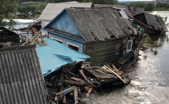 Во время наводнения в Иркутске погибли 18 человек (фото, видео)