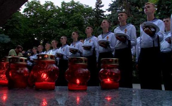 В Севастополе почтили память погибших в Мурманске подводников (видео)