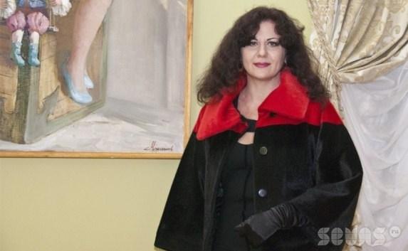 Персональная выставка картин Анжелы Моисеенко в фойе театра имени А.В. Луначарского