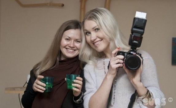 Выставка современного искусства в пропорции шесть абстракций Коваленко к семи графическим образам Грезиной