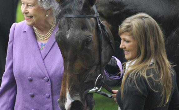 Королеву Великобритании оштрафуют за допинг лошади