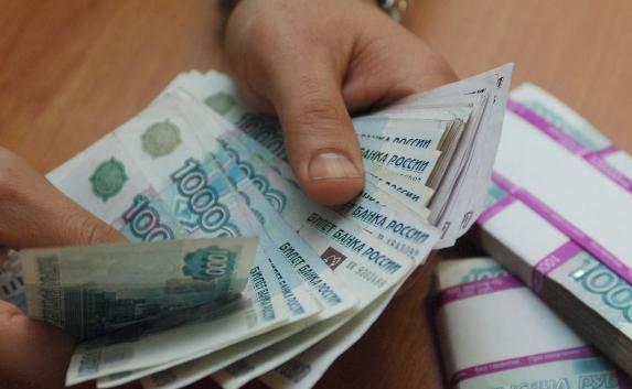 ​В Севастополе средняя зарплата составила 13 695 рублей