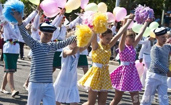 Марш-парад детских организаций в Севастополе продолжил традиции Дня Пионерии
