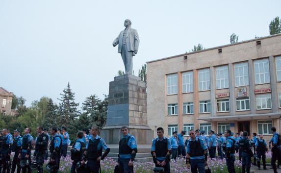 ​В Кривом Роге хотели повалить памятник Ленину