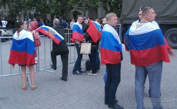 В День флага в Севастополе развесят триколоры и сократят рабочий день