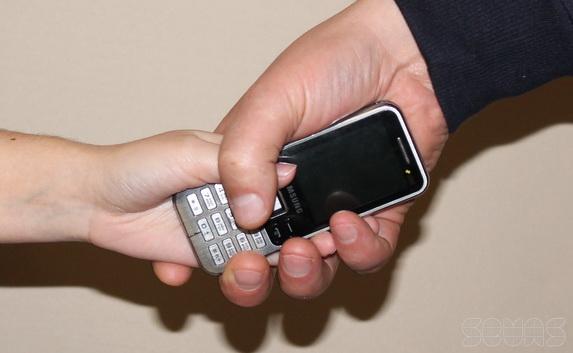 Мошенник «увёл» у подростка мобильный телефон