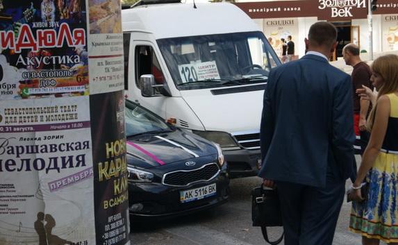 В Севастополе авто из свадебного кортежа столкнулось с маршруткой