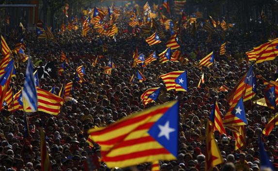 ​В Каталонии принят закон, позволяющий провести референдум