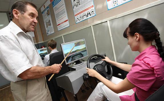 В Крыму могут продлить перерегистрацию авто до 2017 года
