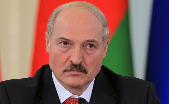 Лукашенко обвинил Януковича в финансировании «Правого сектора»
