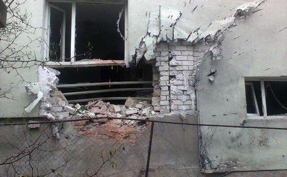 Донецк обстреливают из крупнокалиберного оружия