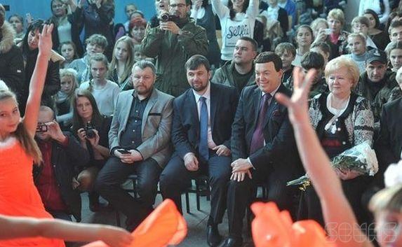 Кобзон и Захарченко спели дуэтом в Донецке