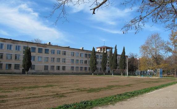 В школе № 45 Севастополя обнаружены грубые нарушения закона